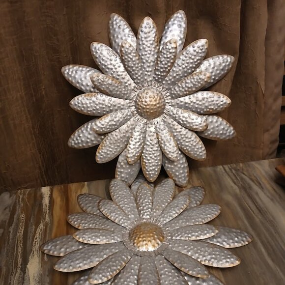 2 Tin Flower Decor Set Silver& Gold Petals Wall Hanging Light Weight 11" Round - Picture 1 of 6